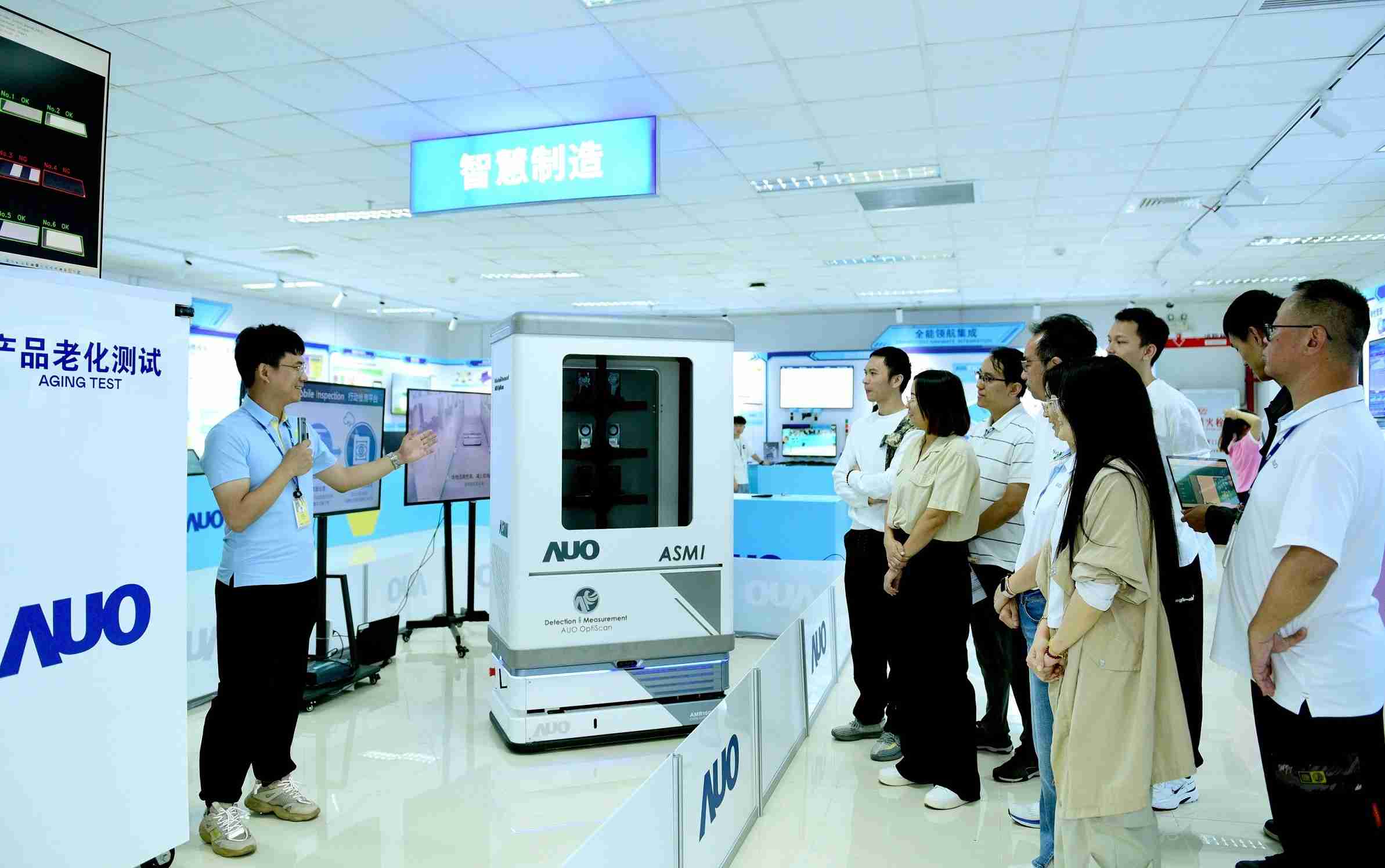 CG电子厦门将5G+ABC技术串联生产管理全流程，，，打通研发、、采购、、、生管、、、、制程、、、设备、、、质量等产品全生命周期制造流程，，完成数字化设计、、智慧供应链、、、、智能座舱、、、、全流程设备管理、、数据驱动优化、、、智慧在线检测、、、、智慧品管等自适应生产模式升级